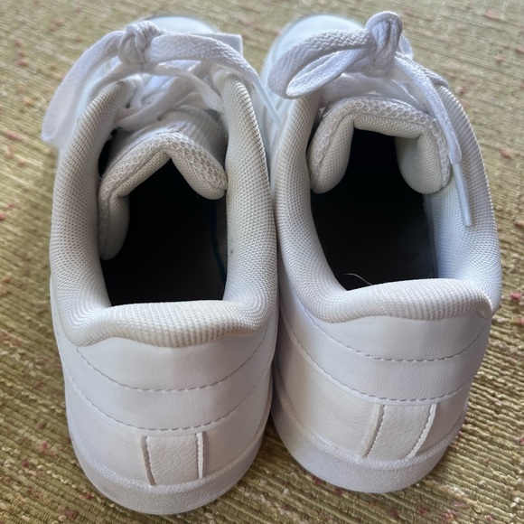 Adidas Men’s Breaknet All White Sleek Tennis Shoe Sneaker Size 5.5 - Picture 4 of 6